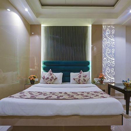 Hotel Baba Deluxe At New Delhi Railway Station -By Rcg Hotels Exterior foto