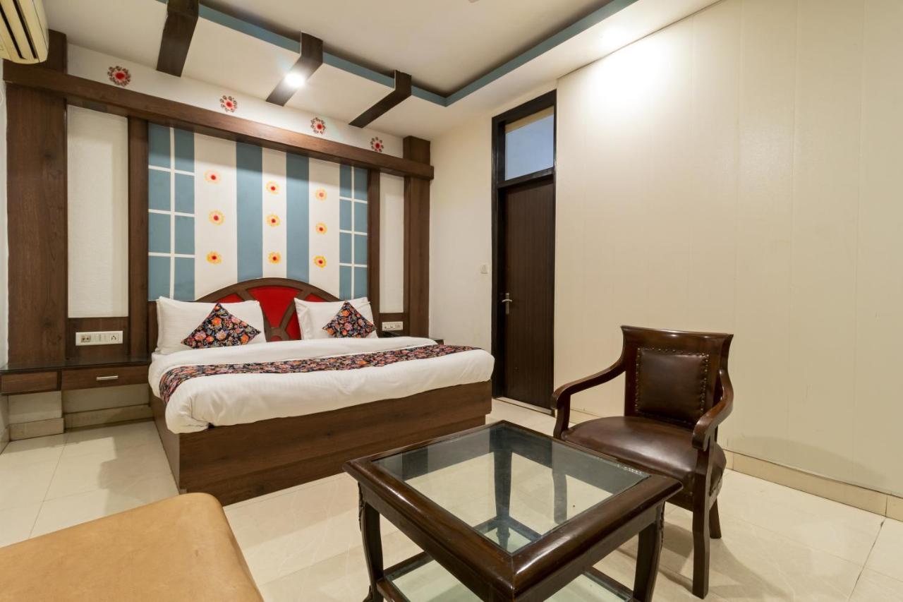 Hotel Baba Deluxe At New Delhi Railway Station -By Rcg Hotels Exterior foto