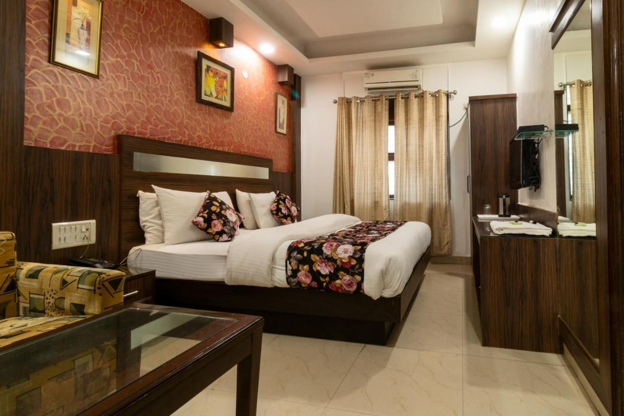 Hotel Baba Deluxe At New Delhi Railway Station -By Rcg Hotels Exterior foto