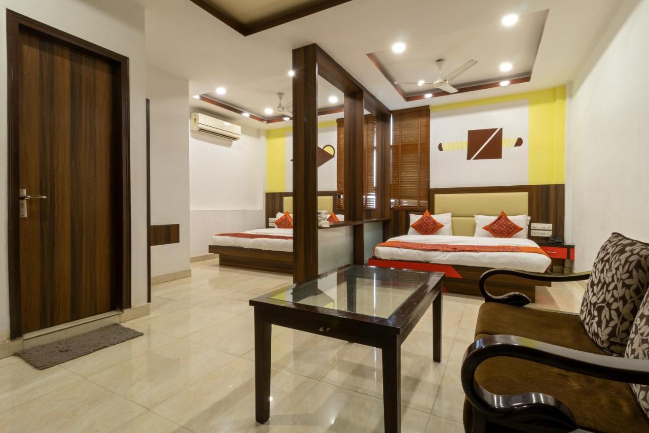 Hotel Baba Deluxe At New Delhi Railway Station -By Rcg Hotels Exterior foto