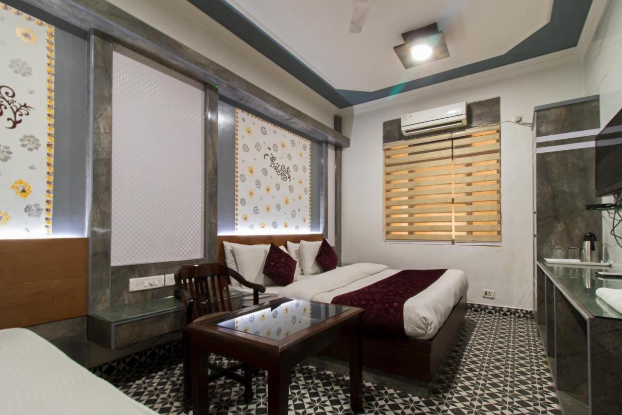 Hotel Baba Deluxe At New Delhi Railway Station -By Rcg Hotels Exterior foto