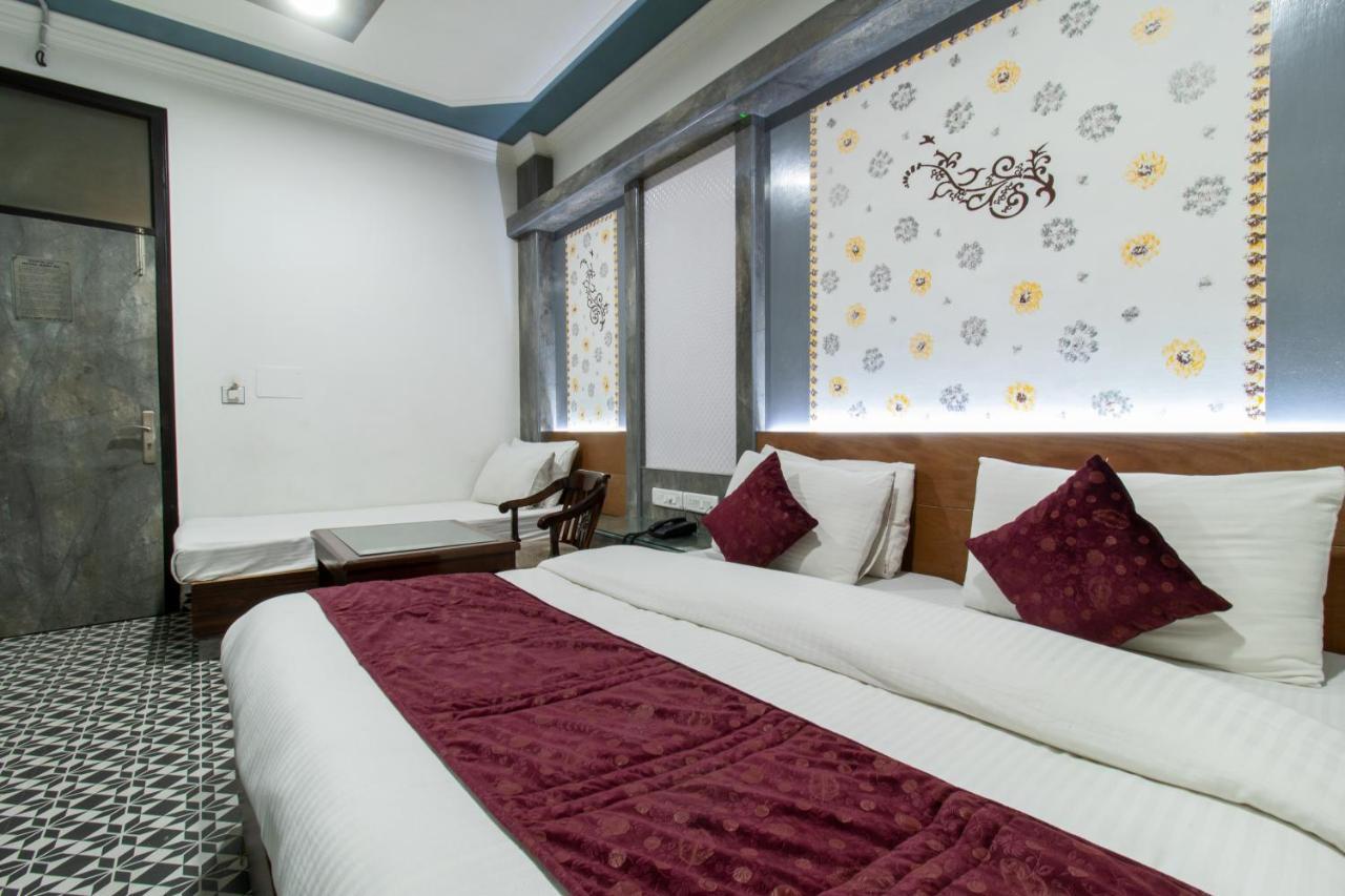 Hotel Baba Deluxe At New Delhi Railway Station -By Rcg Hotels Exterior foto