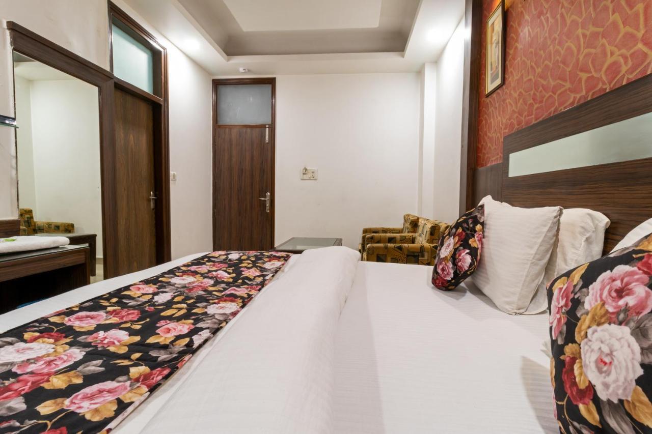 Hotel Baba Deluxe At New Delhi Railway Station -By Rcg Hotels Exterior foto