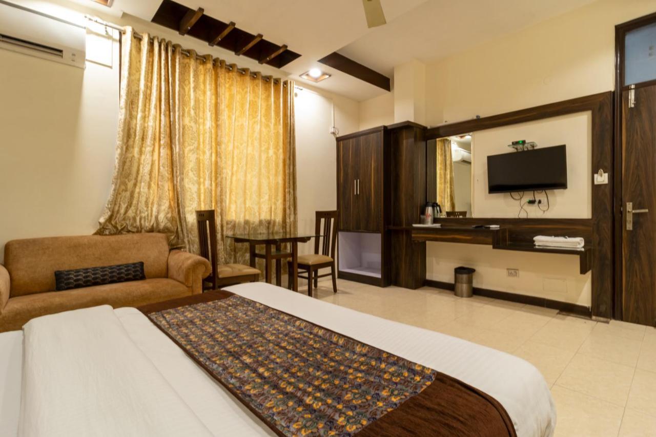 Hotel Baba Deluxe At New Delhi Railway Station -By Rcg Hotels Exterior foto