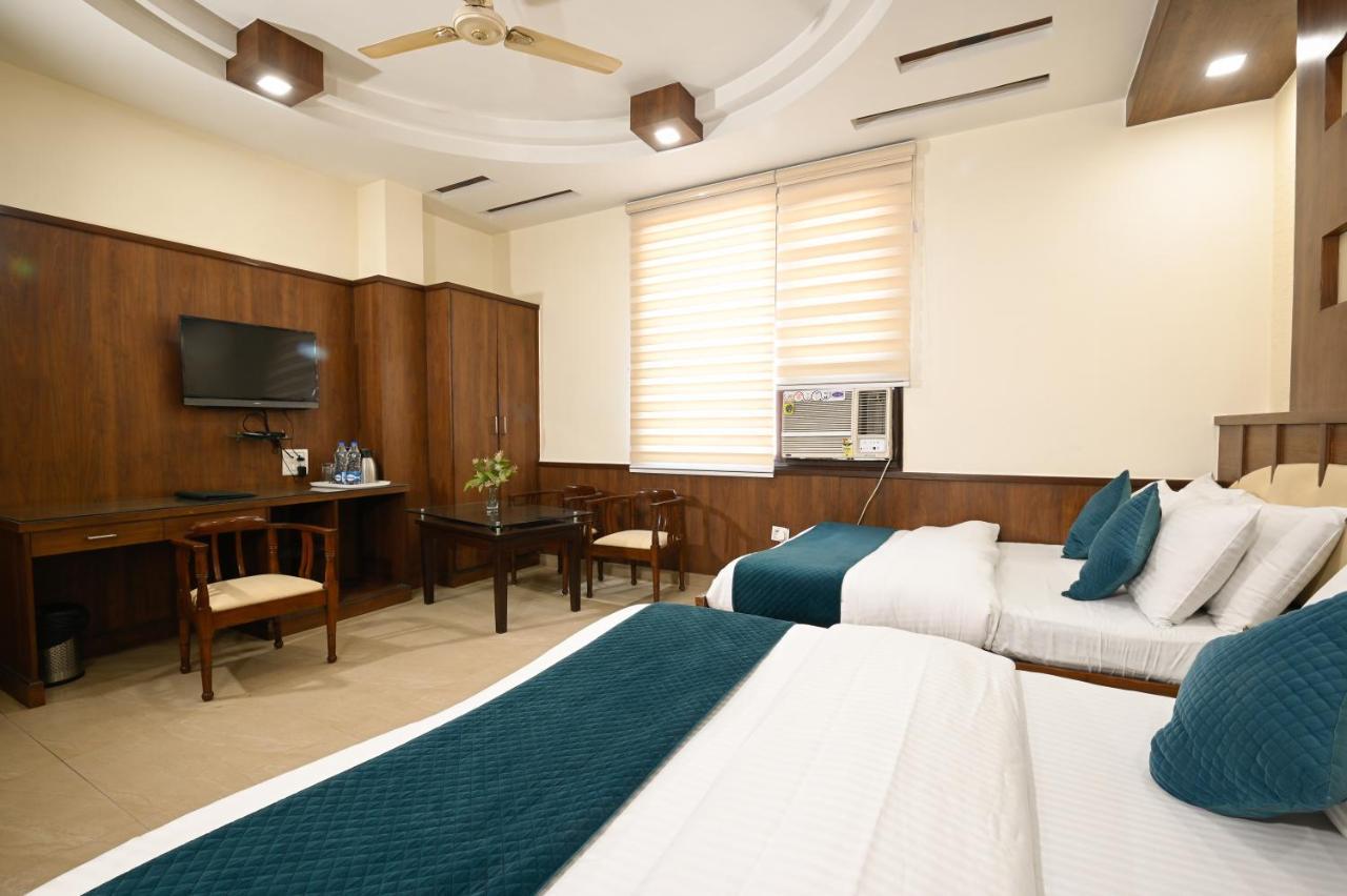 Hotel Baba Deluxe At New Delhi Railway Station -By Rcg Hotels Exterior foto