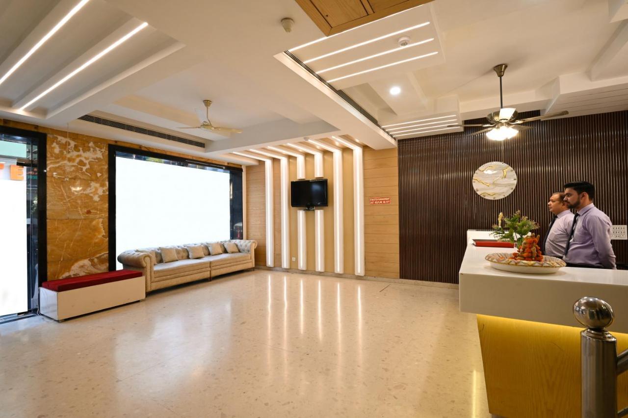 Hotel Baba Deluxe At New Delhi Railway Station -By Rcg Hotels Exterior foto