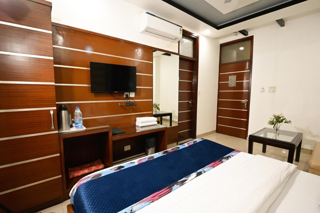 Hotel Baba Deluxe At New Delhi Railway Station -By Rcg Hotels Exterior foto