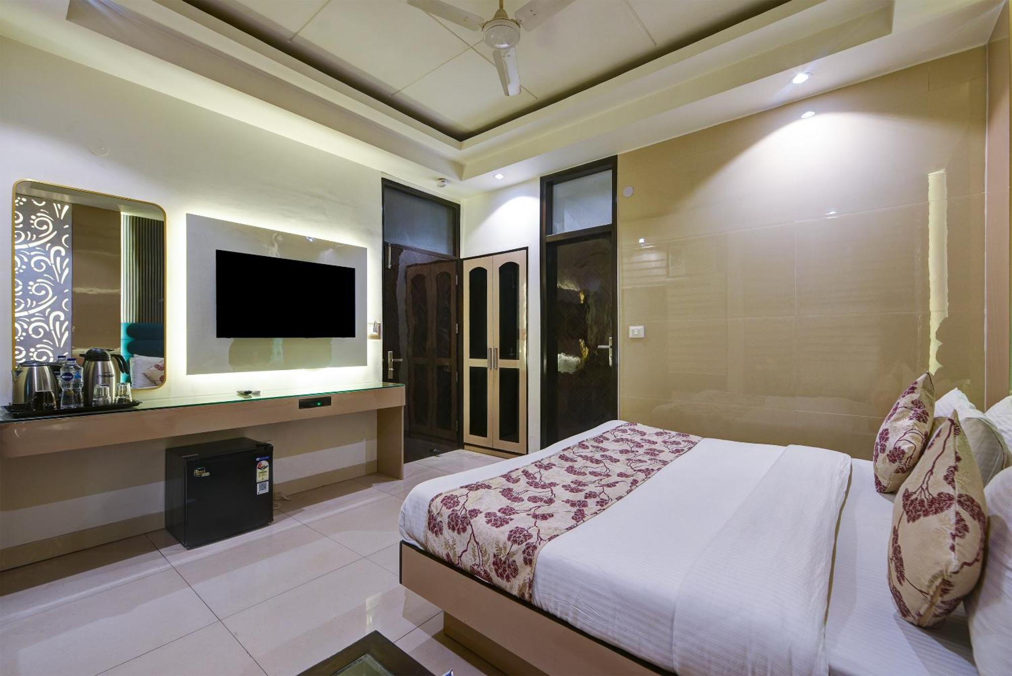 Hotel Baba Deluxe At New Delhi Railway Station -By Rcg Hotels Exterior foto