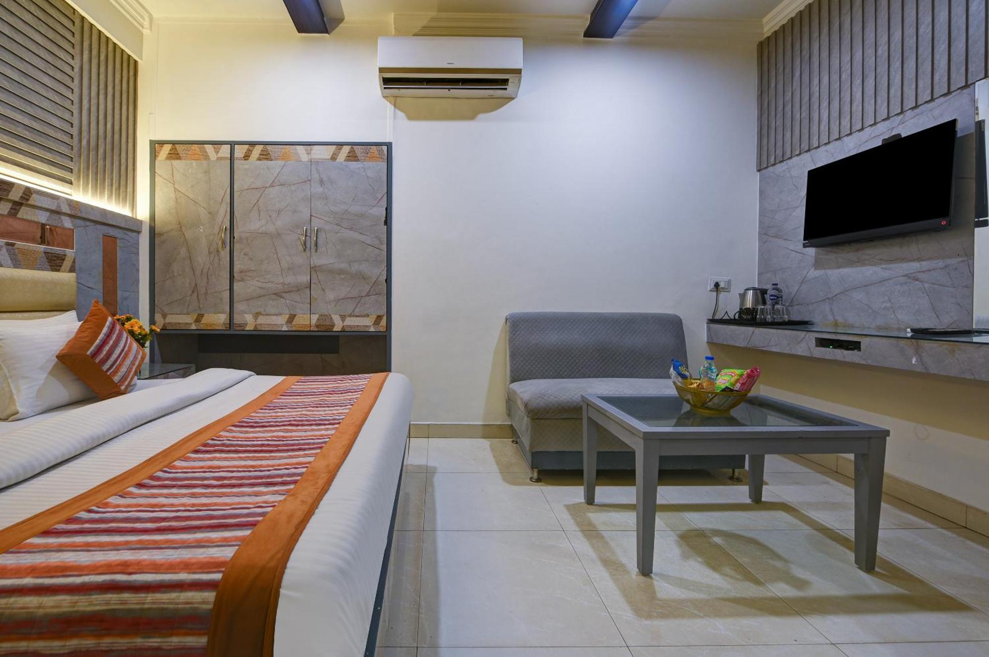 Hotel Baba Deluxe At New Delhi Railway Station -By Rcg Hotels Exterior foto