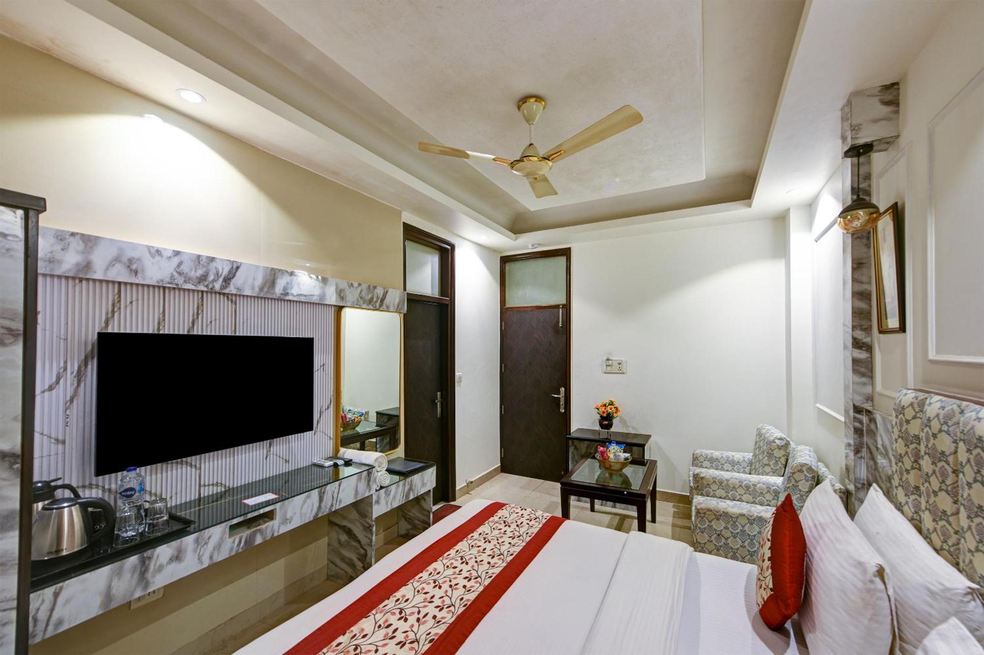 Hotel Baba Deluxe At New Delhi Railway Station -By Rcg Hotels Exterior foto